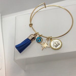 NWT Handmade charm bracelet. Blue&gold stackable